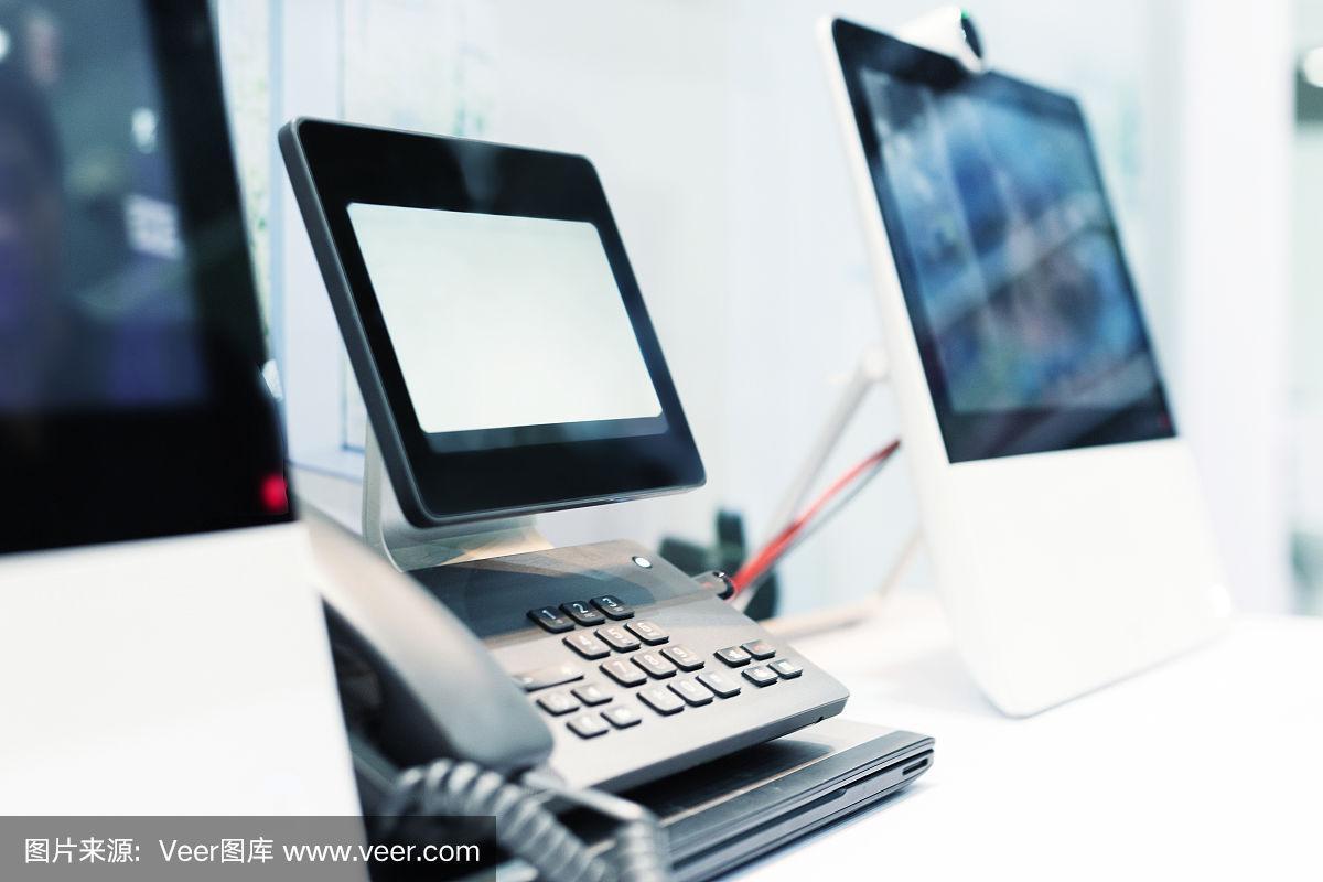 光影對(duì)話 可視電話在展覽中的敘事革命